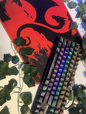 Keyboard and mousepad set