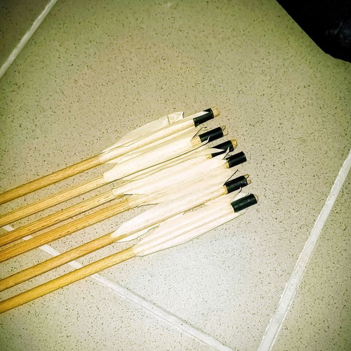 Handmade quiver with 6 stainless steel tip arrows like new