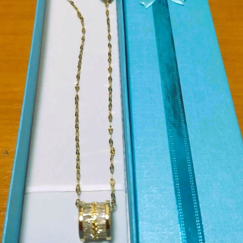 Necklace with stainless steel chain and pendant cylinder with sparkling strass new