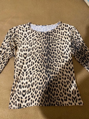 No brand blouse used, size S, leopard print