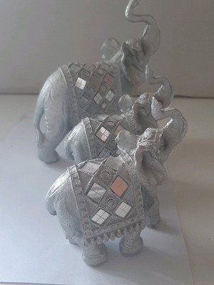Decorative elephants like new pack of 3 pieces