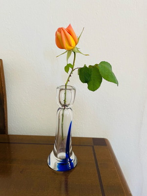 Handmade glass soliflore vase like new, Murano art glass