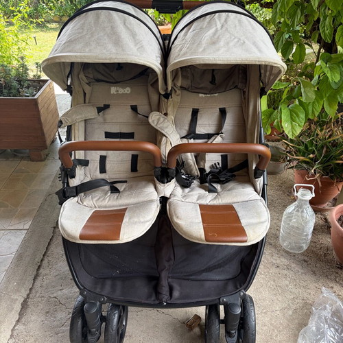 Kiddo Twin Stroller like new with accessories
