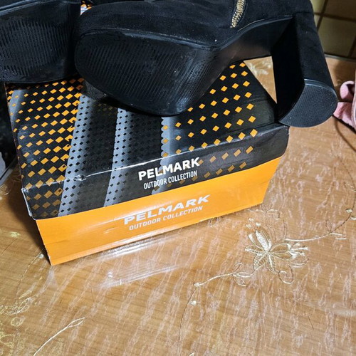 Suede high-heeled boots like new, size 38-39, black