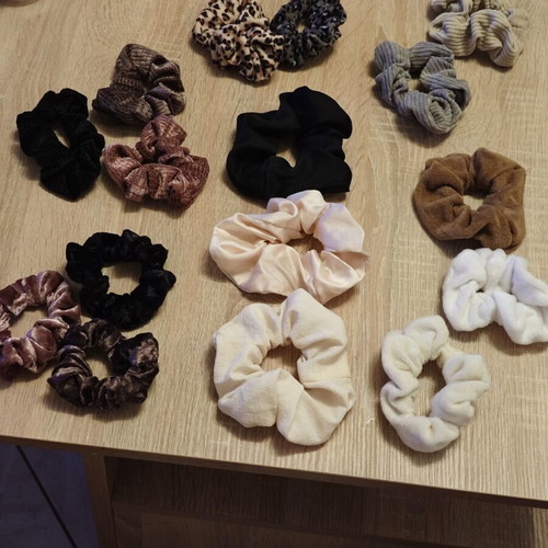 Hair scrunchies like new, pack of 16 pieces