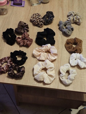 Hair scrunchies like new, pack of 16 pieces