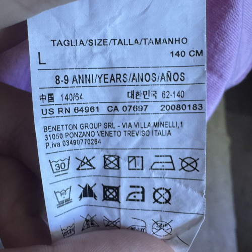 Girls pink t-shirt United Colors of Benetton 140 cm used with stain