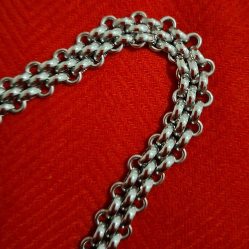 Armatura necklace with embossed finish new, silver