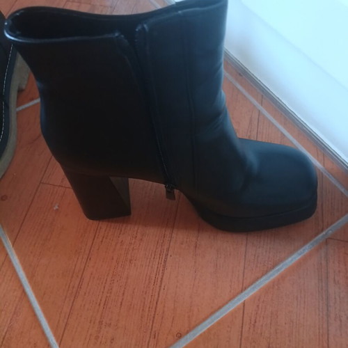 Leather ankle boots size 41 new, black