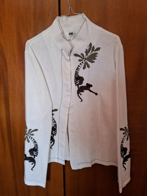 Linen women's jacket embroidered like new, size 40, white