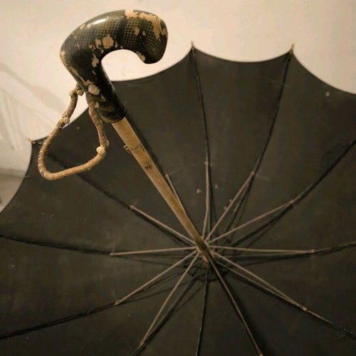 Umbrella from 1930 used with 11 functional ribs and original handle