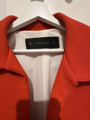 Zara jacket like new, bright red, size S