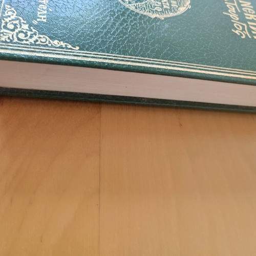 Θρησκευτικό βιβλίο Άγιος Νεκτάριος ο Θαυματουργός έκδοση 1979 σε άριστη κατάσταση