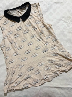 Dorothy Perkins vintage sleeveless blouse with swan prints, like new, size S