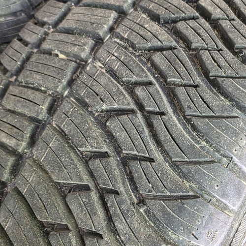 Kleber Citilander 225/70/16 all-season tires like new, set of 4