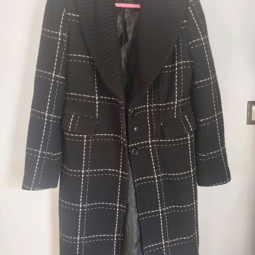 Coat used size M, black and white