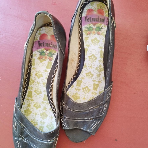 Peep toes leather shoes like new, low heel, size 41, black and grey