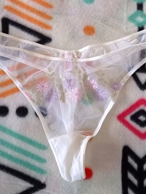 Victoria's Secret thong με κέντημα, μέγεθος XL, καινούργιο