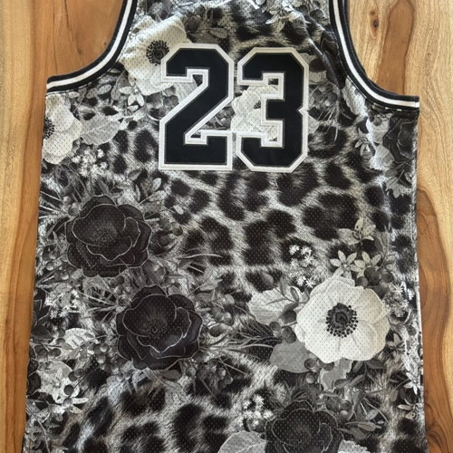 Jordan Kids' T-shirt size XL like new, black