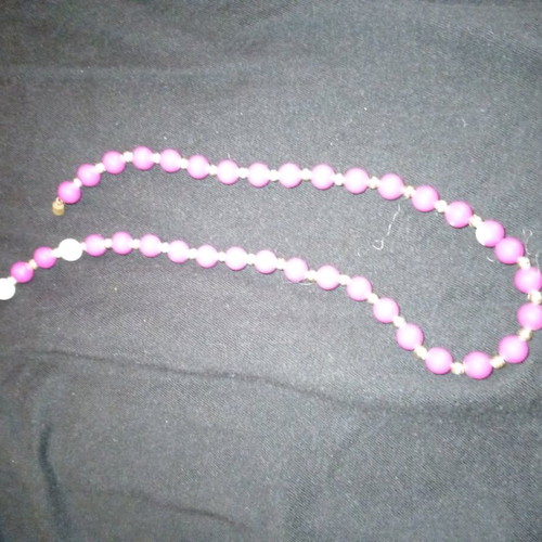 Necklace like new, pink
