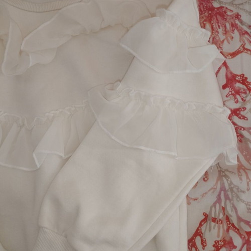 Waikiki sweatshirt with ruffles like new, cotton, white, size 7-8 years