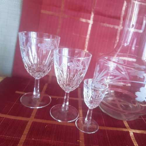 Vintage French 25-Piece Glass Serving Set mint condition, service for 8