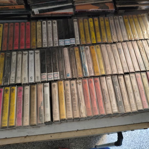 Σετ 200 Vintage γνήσιες κασέτες ήχου καινούργιες, σφραγισμένες