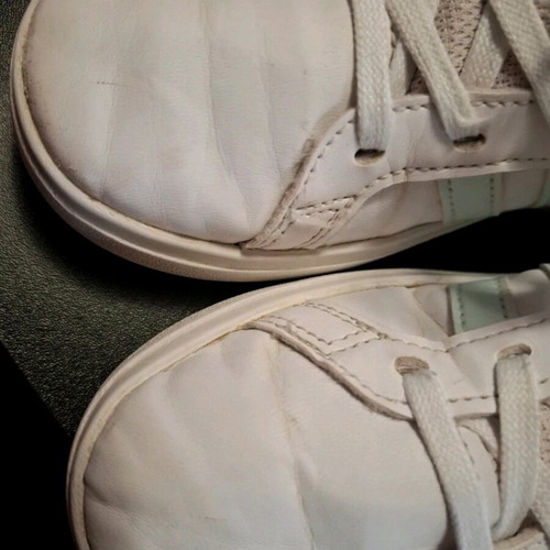 Adidas athletic shoes like new, white, size 32