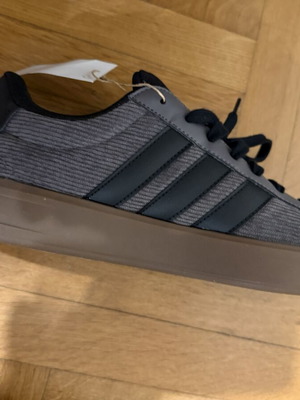 Adidas Grand Court 3.0 sneakers new, size 42 2/3, charcoal black gum