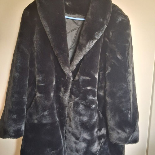 Elegant black fur coat, medium to large size