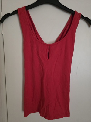 Red top with X back, like new, Toi&Moi, size M/L