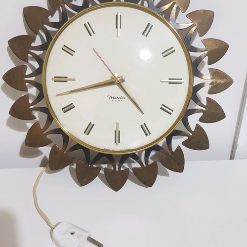 Westclox electric wall clock used, 1950s, bronze frame