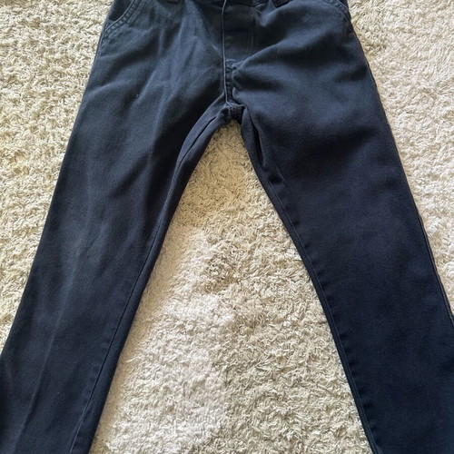 Denim & Co pack of two pants used for 4-5 years old, black and blue