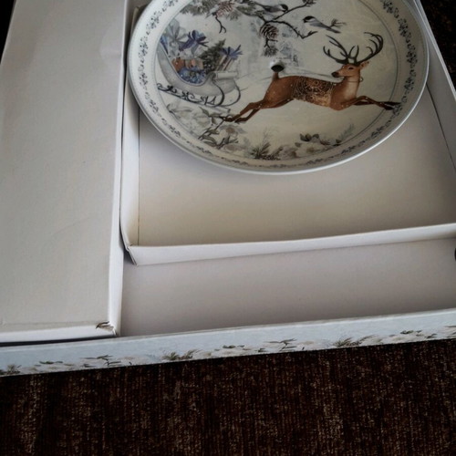 English Home two-tier Christmas hors d'oeuvre tray new