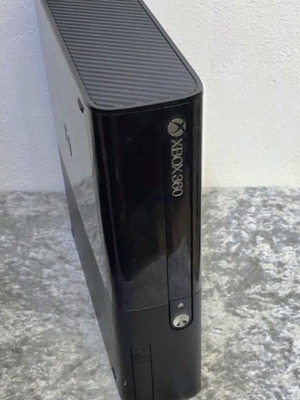 Xbox 360E console for parts without HDD
