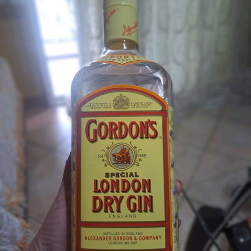 Gordon's London dry gin sealed, 35 years old