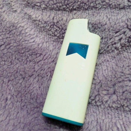 Marlboro lighter case like new