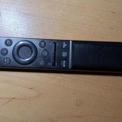 Smart Samsung BN59-01357D solar rechargeable remote control used with voice control