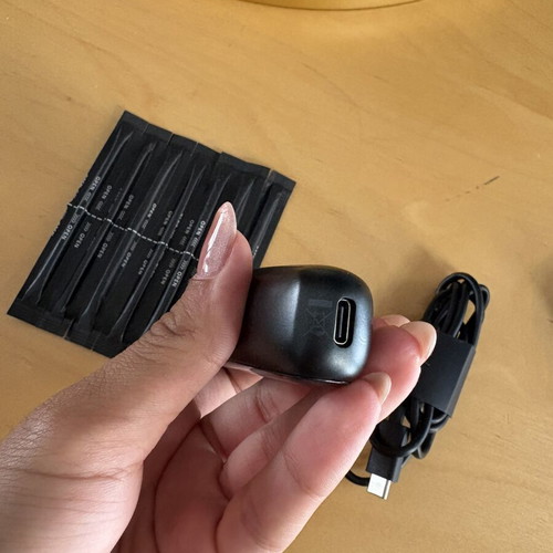 Ploom new device with cleaning sachets and cable