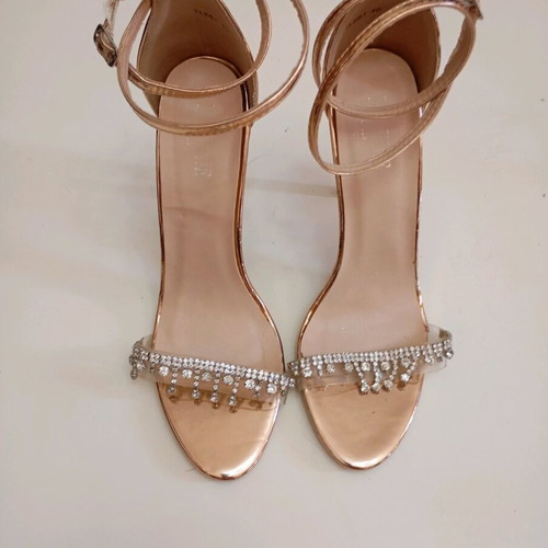 Gold sandals with strass like new, size 40