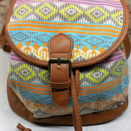 Women's backpack bag pouch like new, multicolor