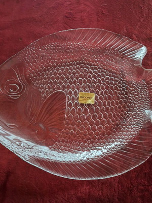 Glass fish-shaped platter Arcoroс new, vintage