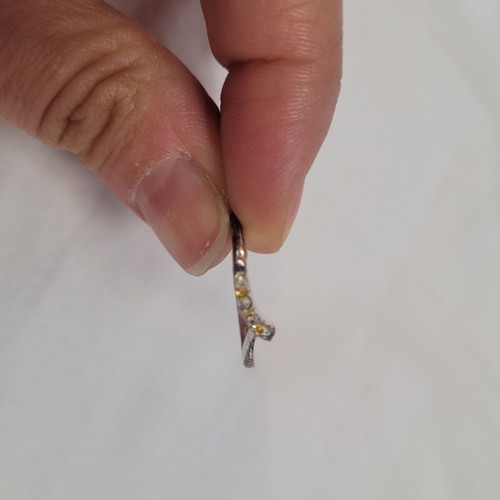 Thin ring-veraki with subtle rhinestones