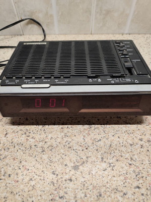 Vintage radio alarm clock used, working condition