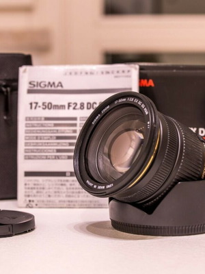 Sigma 17-50mm f/2.8 EX DC OS HSM lens for Nikon DX like new