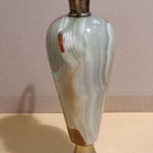 Decorative onyx with bronze used