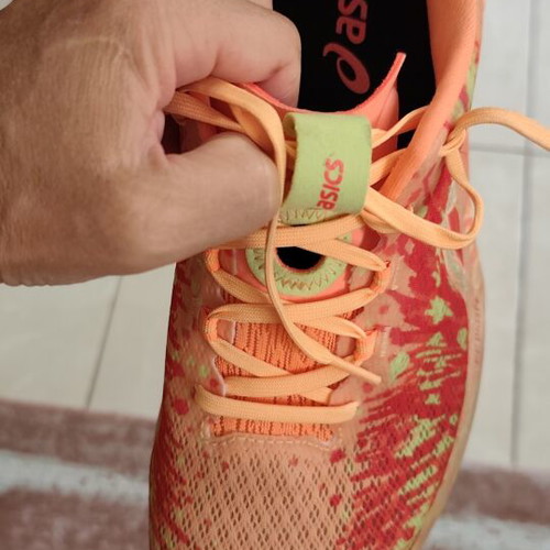 Asics Noosa Tri 16 Athletic Shoes size 44 like new, yellow and orange