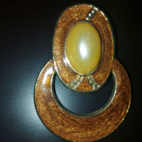Vintage earrings like new, beige and brown
