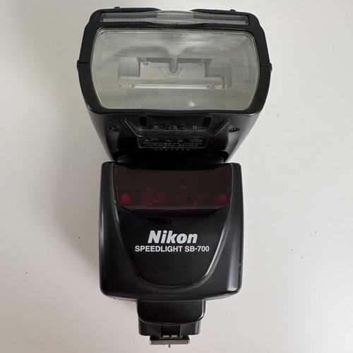 Nikon SpeedLight SB-700 flash unit