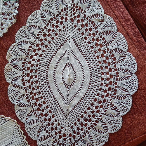 Ergocheira crochet doilies used, set of 8 pieces